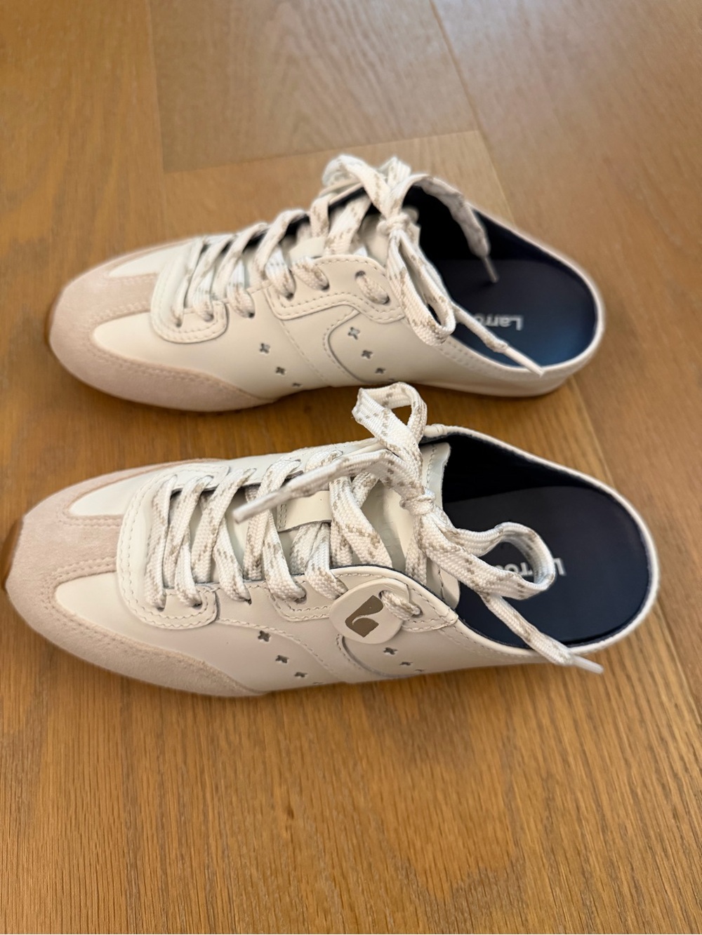 Larroude Cream Low-Top Lace-Up Sneakers size 5.5
